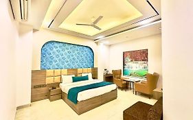 Hotel Premium Suites Near Delhi Airport